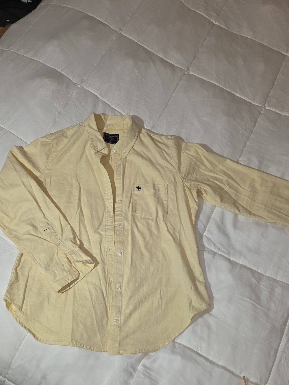 Abercrombie & Fitch Women’s Pale Yellow Button-Down Shirt